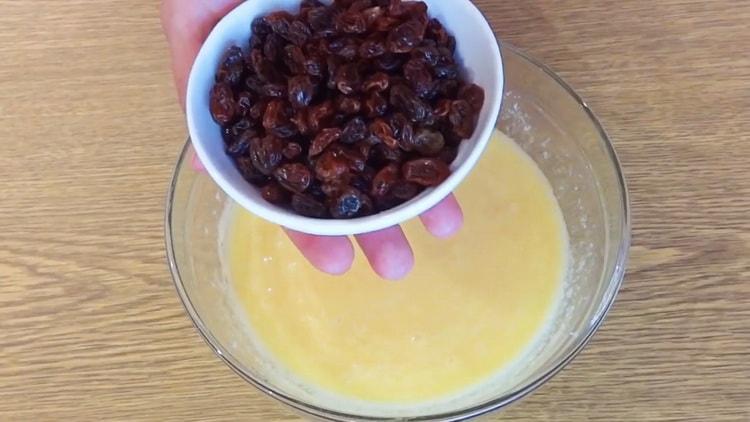 Add raisins to make kefir cupcake