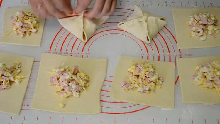 To make envelopes, close the filling