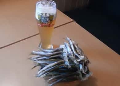 Smelt dried - a simple recipe for cooking at home