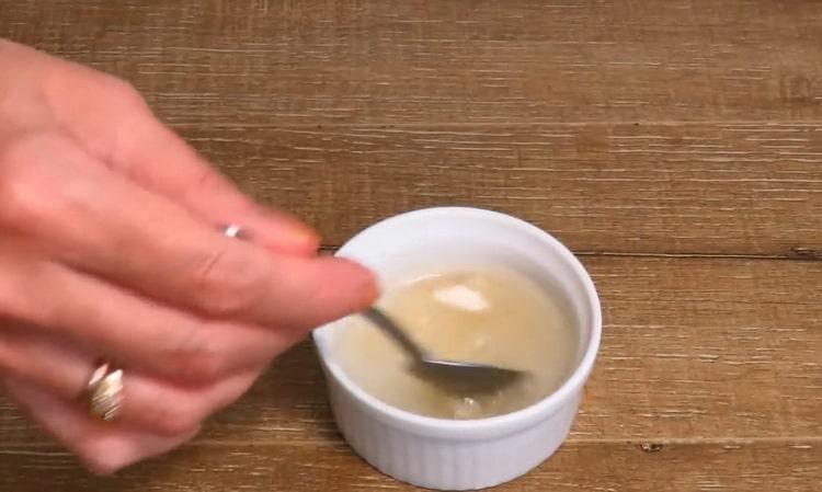 To prepare the cake cream, prepare the ingredients