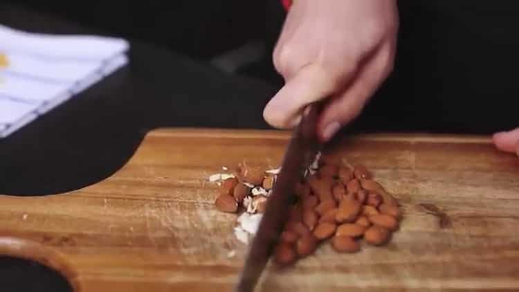 To make a cake in a bread machine, cut nuts