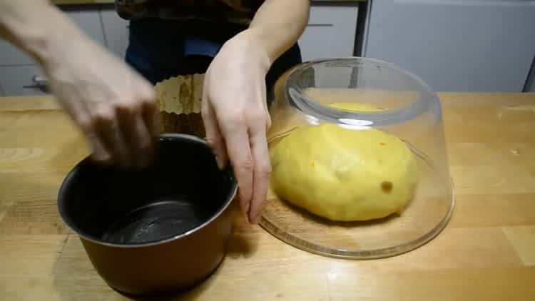 To make a custard cake, put the dough on the proofing