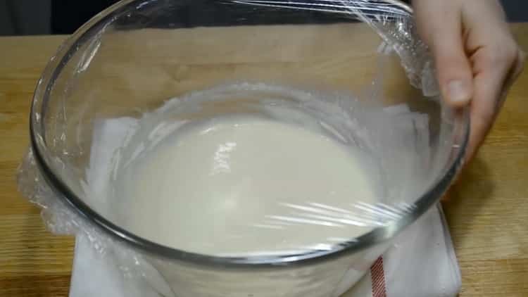 To make a custard cake, put the dough under the film