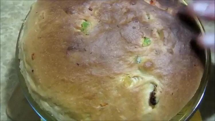 To prepare the Easter, royal cake, preheat the oven