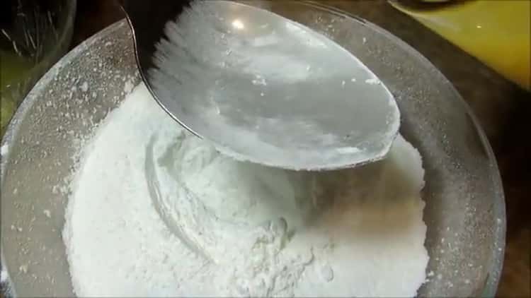 For the preparation of Easter, royal cake, prepare the icing