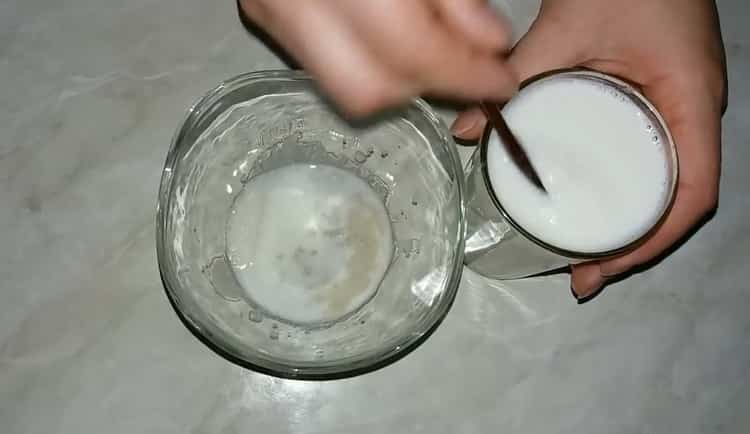 To prepare the cakes in the oven, prepare the ingredients