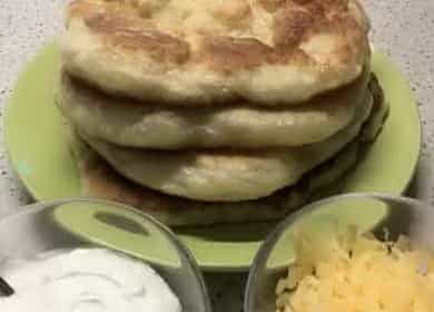 How to learn how to cook delicious yeast cakes in a pan