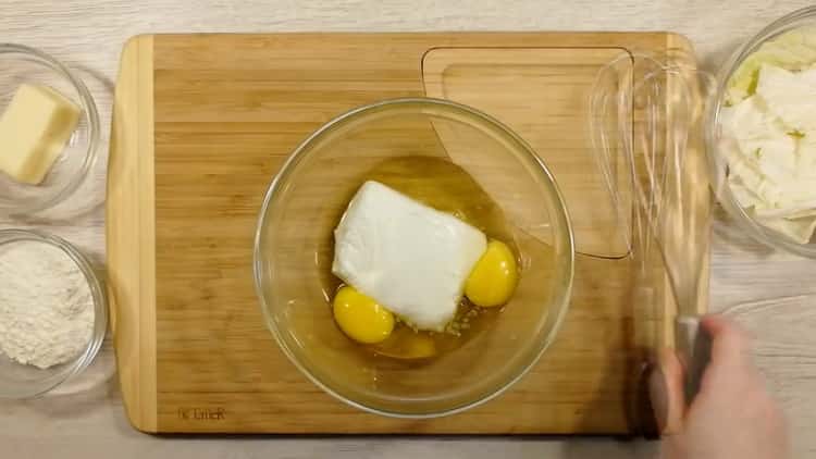 To prepare the cakes in a pan, prepare the ingredients