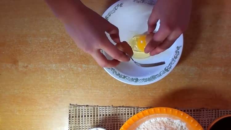 To prepare the cakes on sour cream, prepare the ingredients