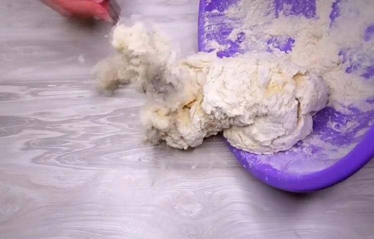 To make cheese cakes in the oven, knead the dough