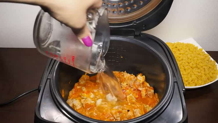 pasta with meat in a slow cooker add water