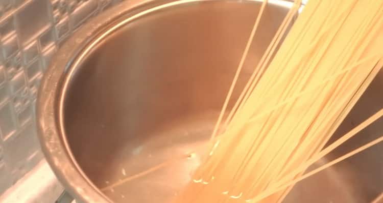 Cooking Pasta with Egg