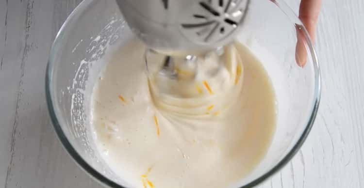 Delicious Carrot Cupcakes with Cream Cheese