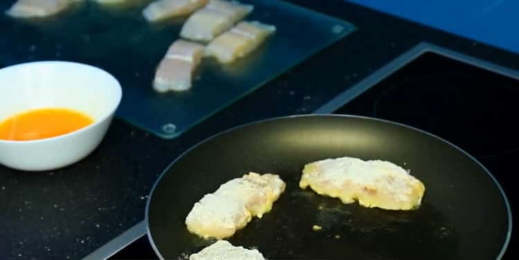 To prepare the sea language in batter. preheat the pan