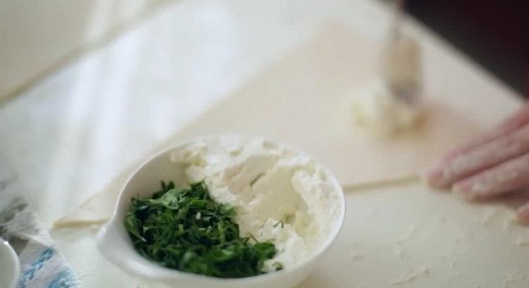 To prepare the filling for croissants, chop the greens