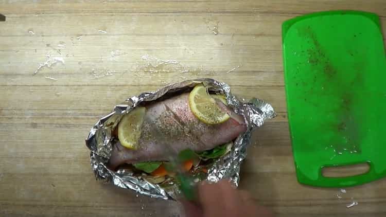 to prepare the perch in the oven in foil, prepare the ingredients