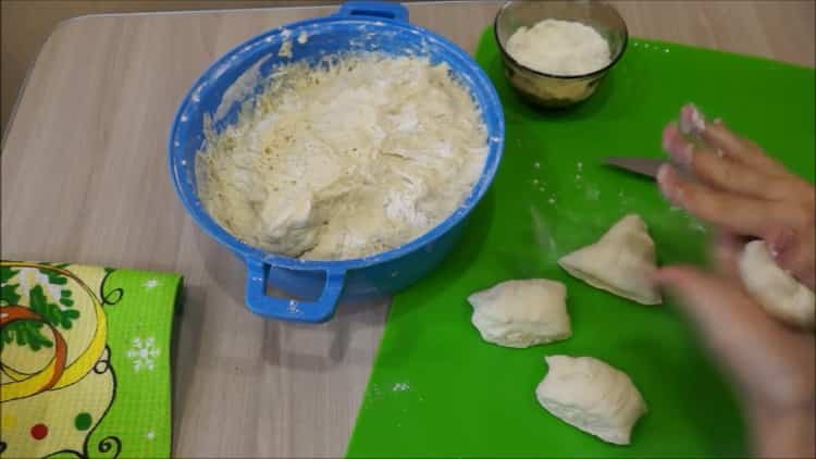 To make pies in a slow cooker, divide the dough