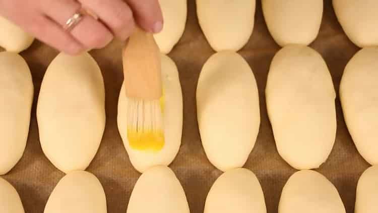 To make chicken cakes, grease the dough