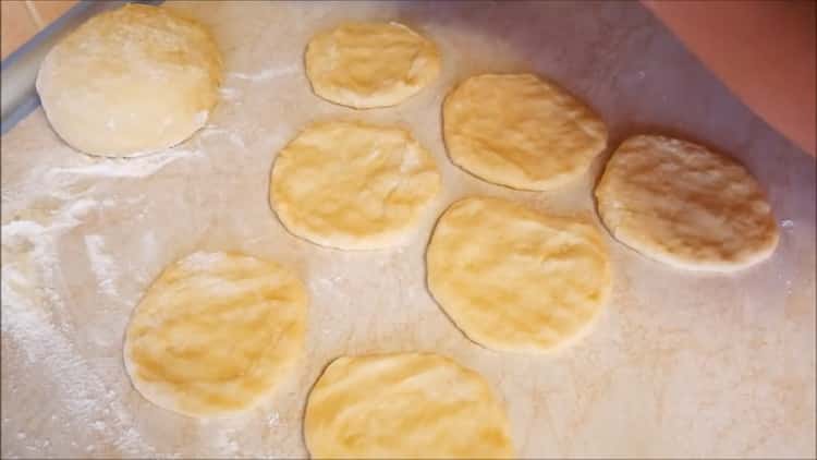 Make cakes for pumpkin pies