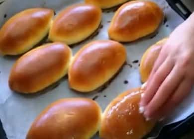 Pies with egg and green onions: a step by step recipe with photos