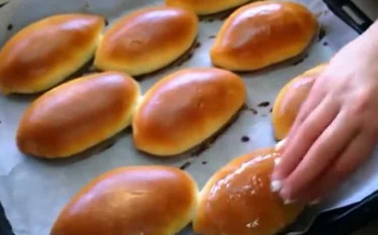 Pies with egg and green onions: a step by step recipe with photos