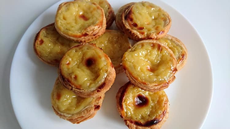 puff pastry cake ready