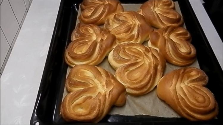 How to learn how to cook delicious buns with sugar