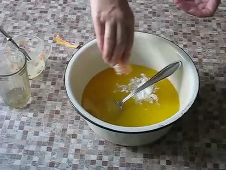 Cooking unleavened pastry for pies