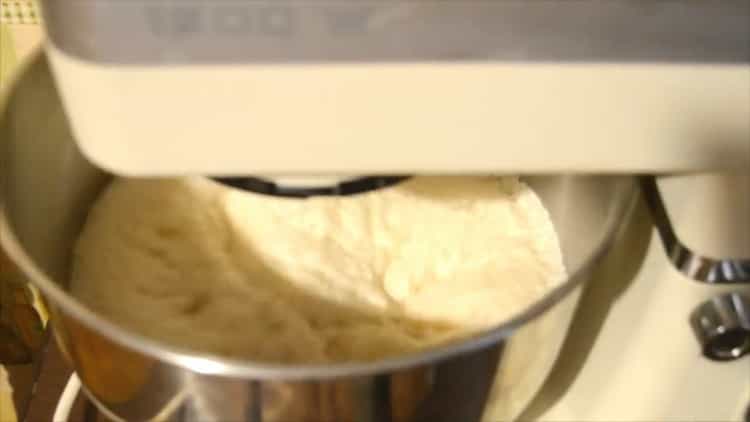 To make lush buns, knead the dough