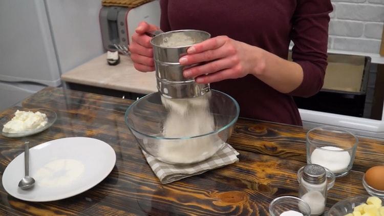 To make bagels on sour cream, prepare the ingredients