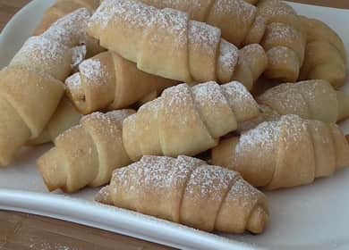 Bagels with marmalade - a taste of childhood