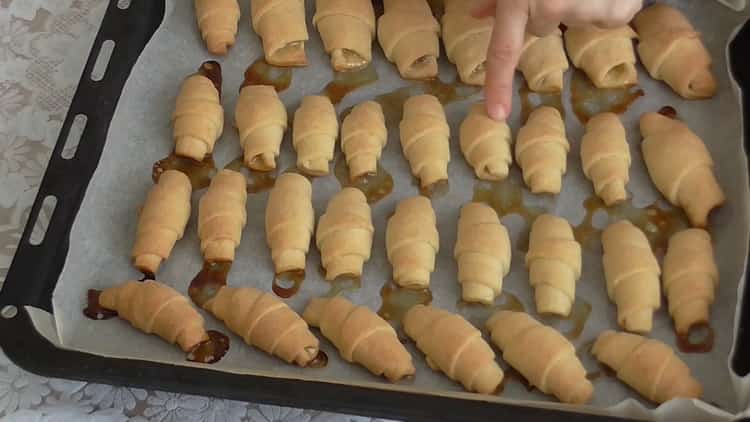 Bagels with marmalade according to a step by step recipe with a photo