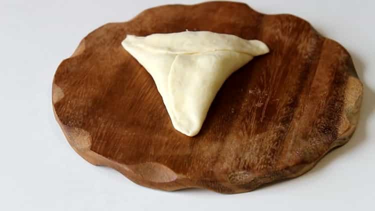 Delicious puff pastry samsa with chicken in just 2 hours