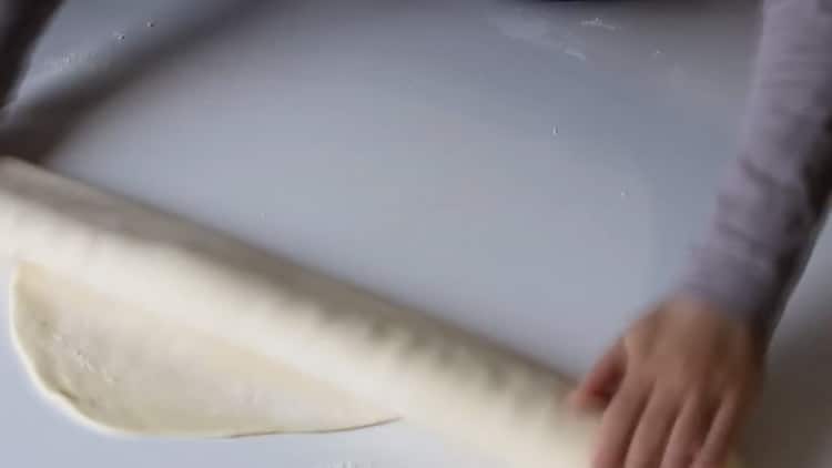 To make samsa with chicken in the oven, roll the dough