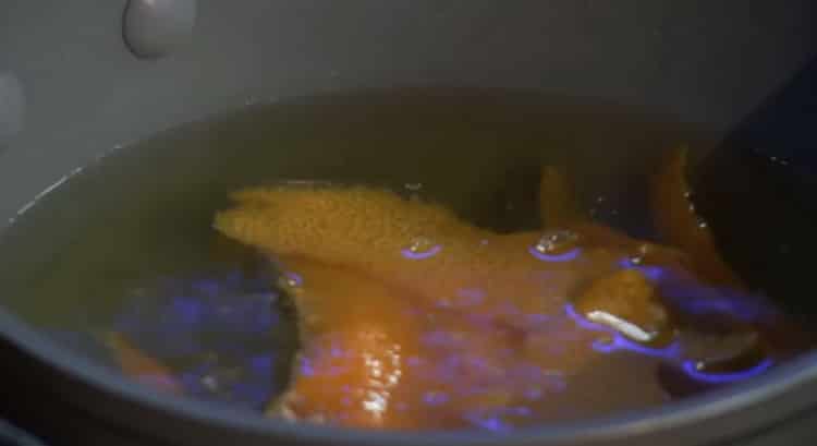 To cook pork with pasta, boil zest