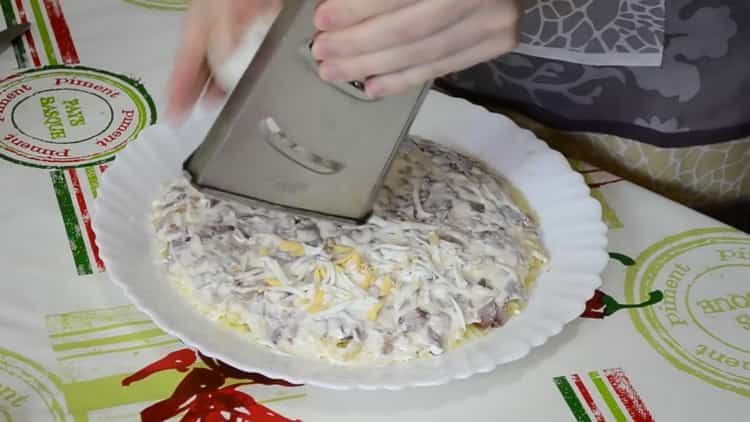 For cooking herring under a fur coat, grease with mayonnaise