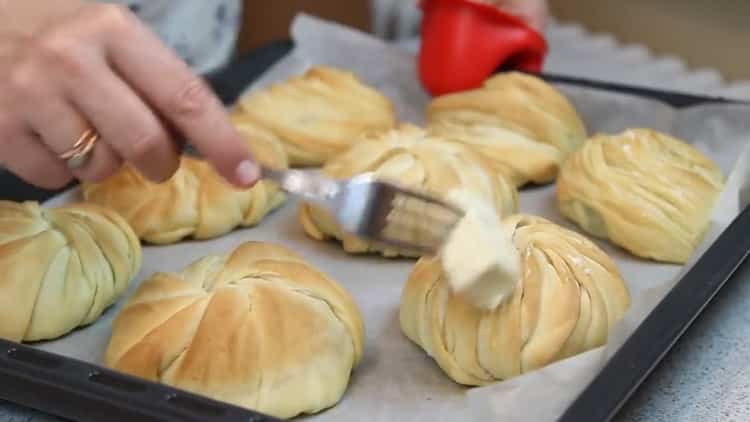 Wonderful cheese puff pastry rolls