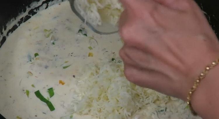 Add shrimp to make shrimp spaghetti