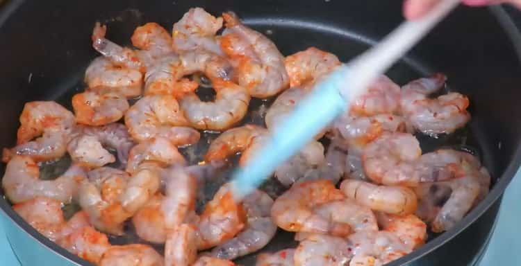 To prepare shrimp spaghetti, prepare the ingredients