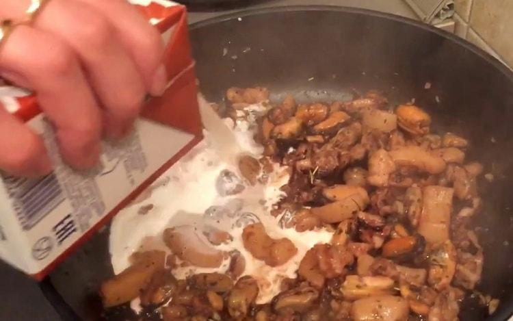 To make spaghetti with seafood, add cream