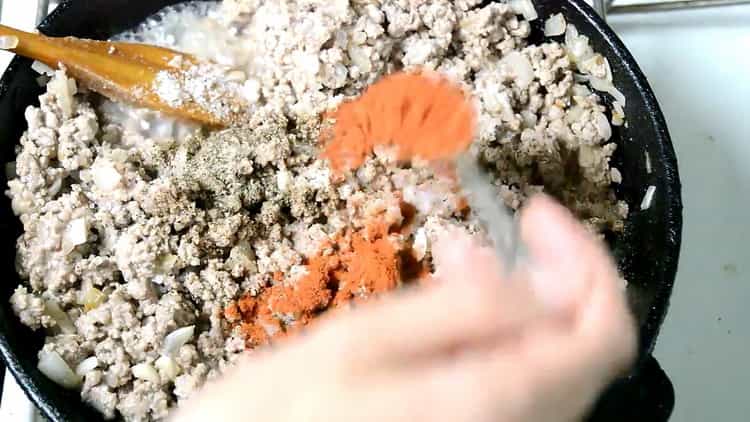 To make spaghetti with minced meat, prepare spices