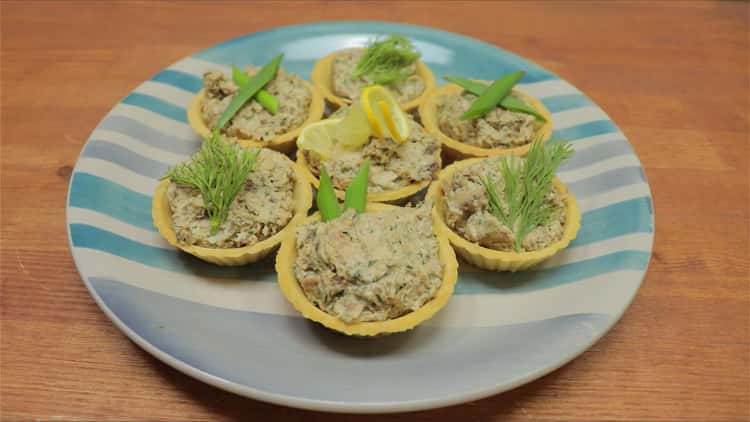 Tuna and Parmesan tartlets - the perfect holiday appetizer