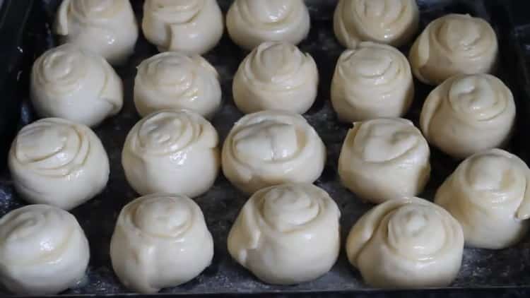 Dough for buns with dry yeast: a step by step recipe with photos