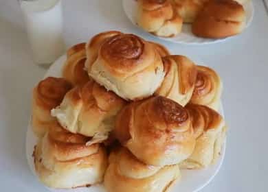 How to learn how to make delicious pastry for buns with dry yeast