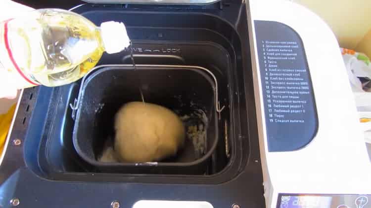 To make dough for pies in a baker, add oil