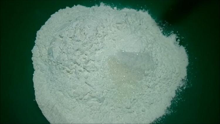 Cooking dough for pasties with vodka