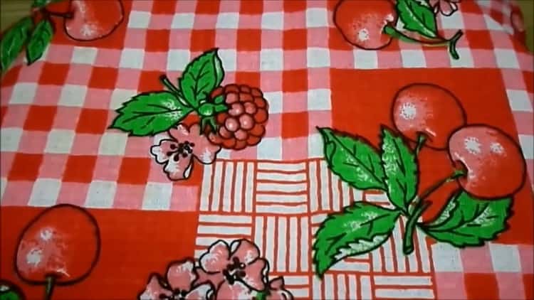 Prepare the ingredients to make apple booths