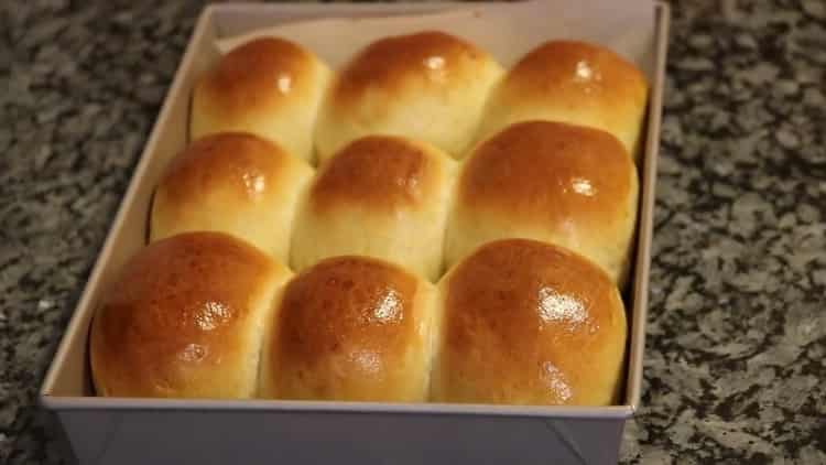 prepare the dough for buns like fluff