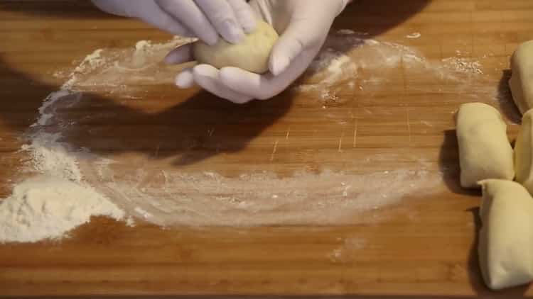 Form buns to make buns