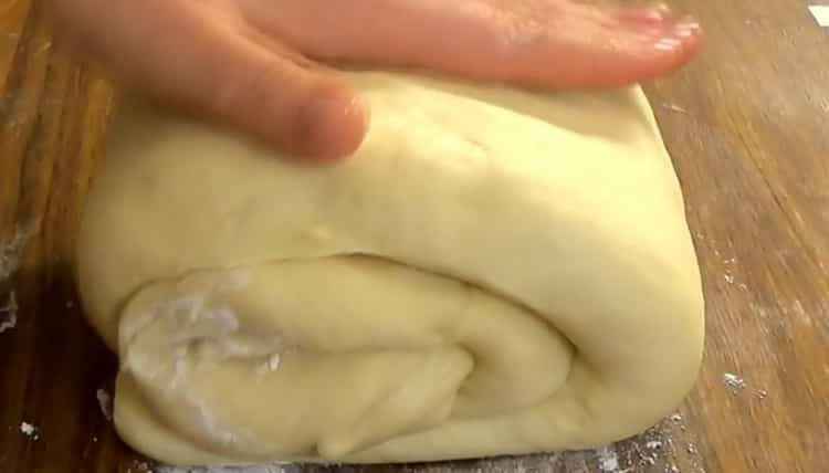 How to learn how to cook delicious pastry on sour cream for pies